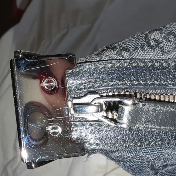 Gucci GG Canvas Crossbody Bag - Picture 10 of 12